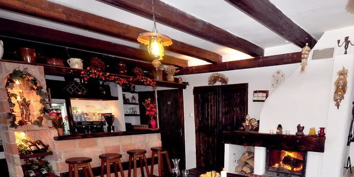 Večer ve sklípku na jižní Moravě s jídlem a neomezenou konzumací vína
