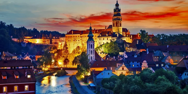 Romantický pobyt v Českém Krumlově: snídaně a privátní wellness s láhví vína