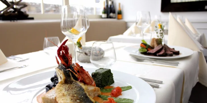 Pobyt ve 4* hotelu Eagle: luxusní ubytování, polopenze, sauna a bazén