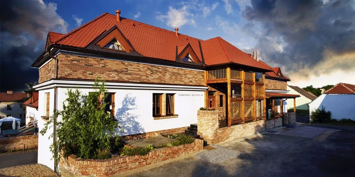3 dny ve Vinařství Přítluky: dvouchodové večeře a degustace vín