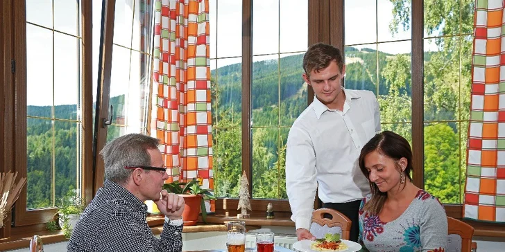 Odpočinek a výlety v hotelu s panoramatickým výhledem na Špindlerův Mlýn