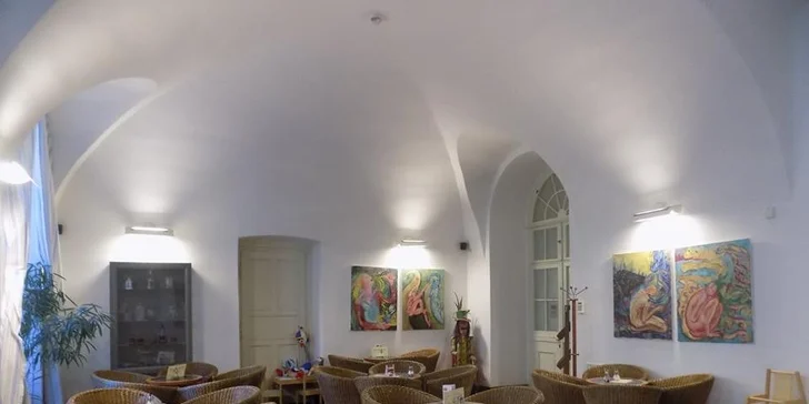 2 teplé nápoje na Vítkově nebo na Petříně: svařený džus nebo caffè latte