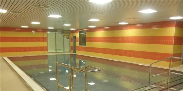 Letní kurz plavání pro děti od 6 měsíců do 3 let v Aquacen­tru Šutka na Praze 8