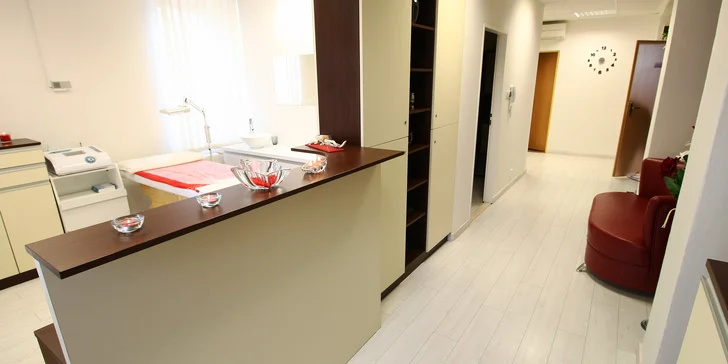 Salon Médea nabízí příjemné moderní prostředí.
