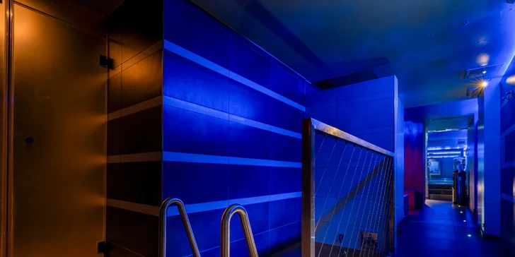 Vo wellness vás čaká relaxačný bazén s protiprúdom, fínska a parná sauna a Kneippov kúpeľ.
