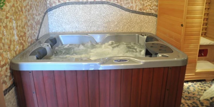 Během pobytu si užijete můžete dopřát třeba privátní relax ve wellness s whirlpool a infrasaunou. 