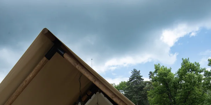 Lúče ranného slnka si užijete na priestrannej terase vybavenej vonkajším sedím.
