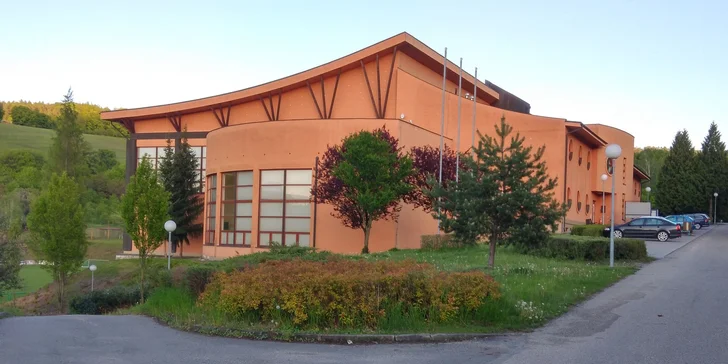 Samozřejmě nechybí odpočinková zóna, kde si přiťuknete proseccem.
