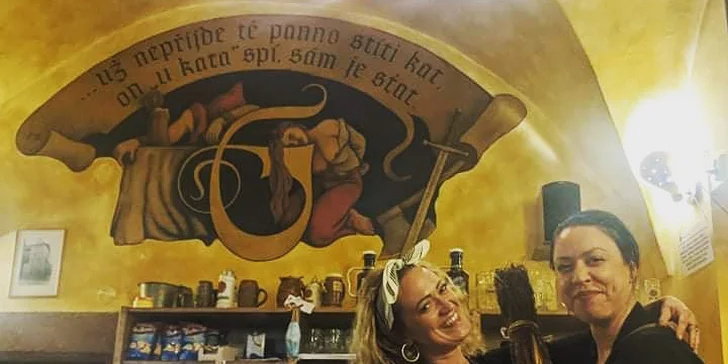Procházku zakončíte ve stylové hospůdce na Starém Městě.