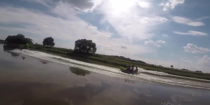 Nasedněte na skútr Sea Doo Spark nebo Sea Doo GTX230 a užijte si 10, 15 nebo 30 minut jízdy. 