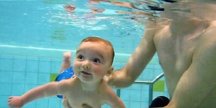 Baby plavání: kurz pro děti od 6 měsíců do 1 roku
