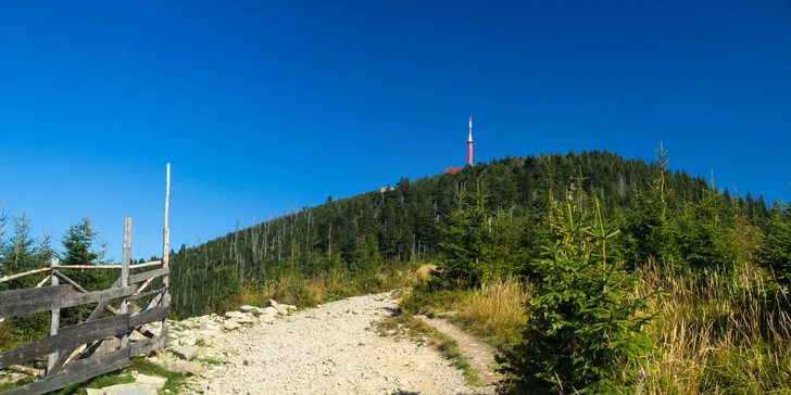 Chalúpka sa nachádza len 6 km od vrcholu Lysej hory.