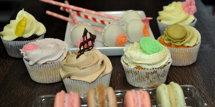 Káva s domácím dezertem pro dva v moderní cukrárně Cup and Cake