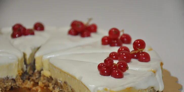 Káva s domácím dezertem pro dva v moderní cukrárně Cup and Cake