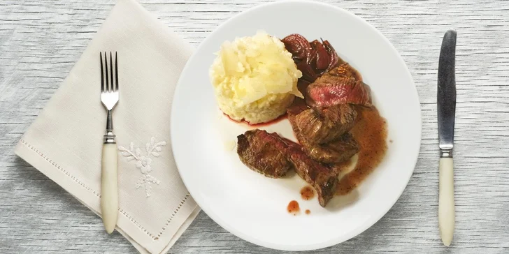 40% sleva na jídlo a pití v malostranské restauraci U Patrona