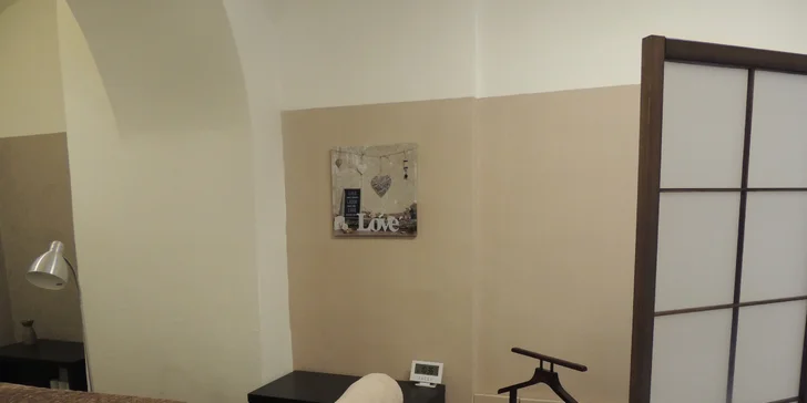 Kompletní kosmetické ošetření s masáží obličeje s kosmetikou Janssen