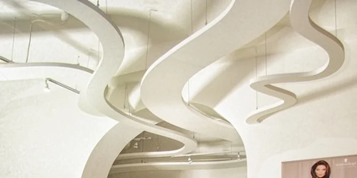 Přístrojová suchá pedikúra s masáží nohou na 45-60 minut