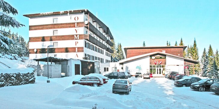 Užijte si zimní Šumavu - pobyt ve sporthotelu Olympia s polopenzí i skibusem