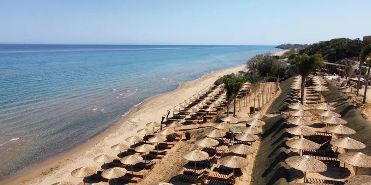 Vassilikos je právem považován za „zelené plíce“ Zakynthosu, kde se divoké útesy střídají s tichými zátokami jako Porto Azzurro nebo St. Nicholas Beach. 