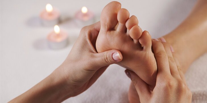 Uvolňující relaxační 30minutová masáž plosek nohou v salonu Bamizi