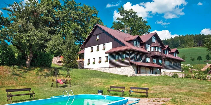 Akční pobyt v Krkonoších pro 2 a 4 osoby: Polopenze i pronájmem čtyřkolky