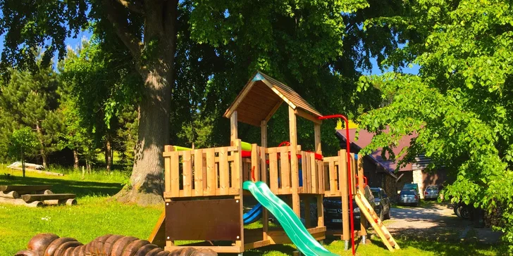 Akční pobyt v Krkonoších pro 2 a 4 osoby: Polopenze i pronájmem čtyřkolky