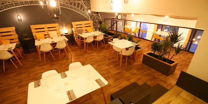 Voucher je možné využít od úterý do pátku od 17:00 nebo 20:00 a v sobotu od 12:00, 17:00 nebo 20:00. 