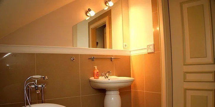 Silvestr na zámku: All inclusive služby s programem a wellness pro dva