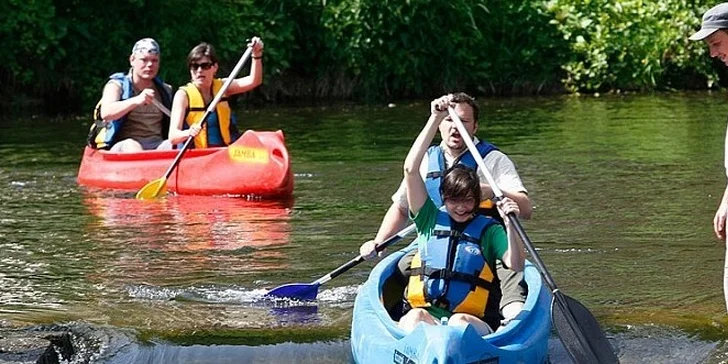 Pronájem kánoe pro 2 - 3 osoby na nejromantičtějším úseku řeky Jizery včetně pádel, barelu a vest