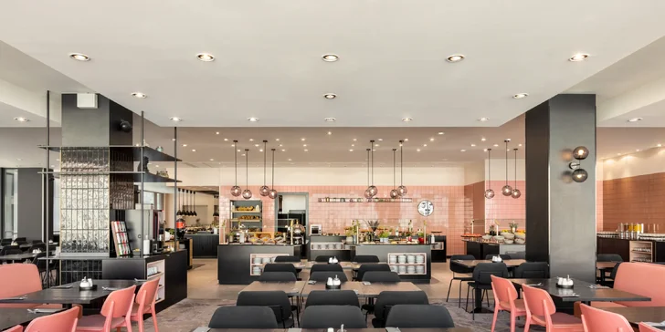 K dispozici vám bude snídaňová restaurace Loreta, lobby bar a hlavní hotelová restaurace.