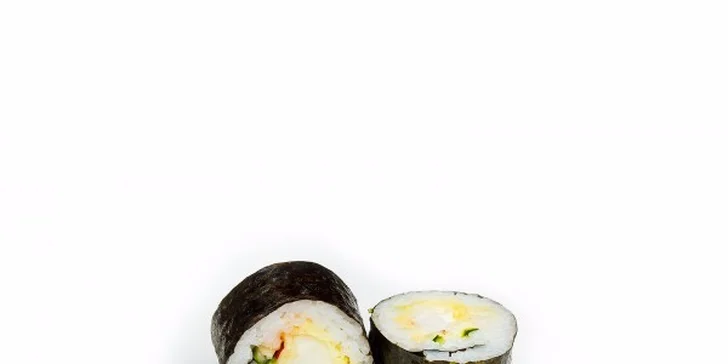 Fantastických 50 kousků sushi pro dva v Sasori