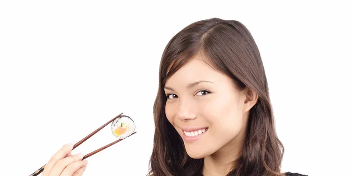 Fantastických 50 kousků sushi pro dva v Sasori