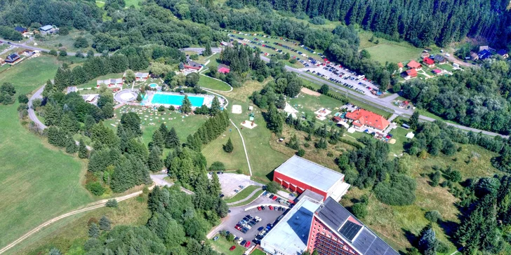 Liptovský Ján a jeho blízke okolie ponúka bohaté možnosti na šport, pešiu i cyklo-turistiku, vodný relax i výlety.