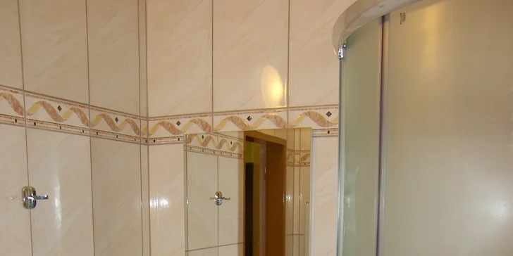 Wellness relax v Jeseníkách: pobyt v penzionu s polopenzí pro dva či celou partu