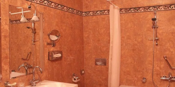 Valentýnská romantika při svíčkách a privátní koupel v hotelu Dvořák