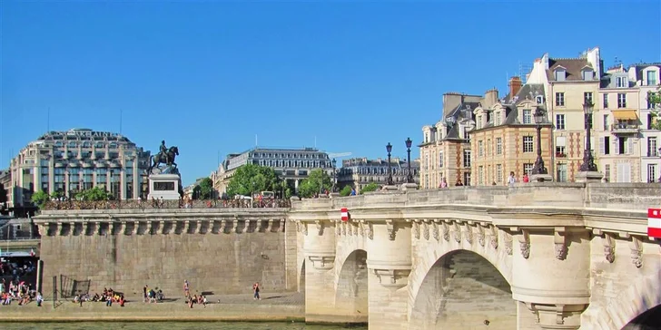 Za půvaby Paříže a zámku Versailles + ubytování v hotelu se snídaní