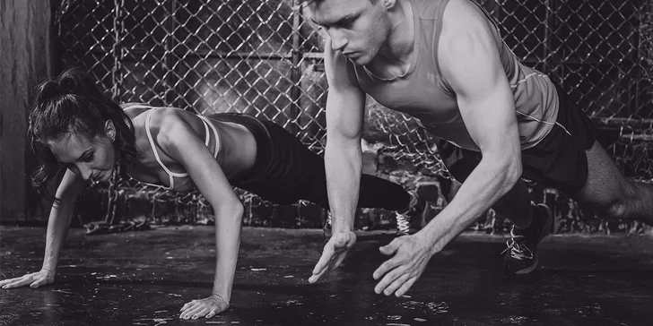 Tři funkční tréninky pod vedením trenéra v industry gym Tělárna.cz