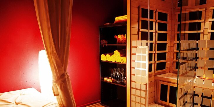 Privátní romantický nebo relax balíček v sauně a vířivce při svíčkách