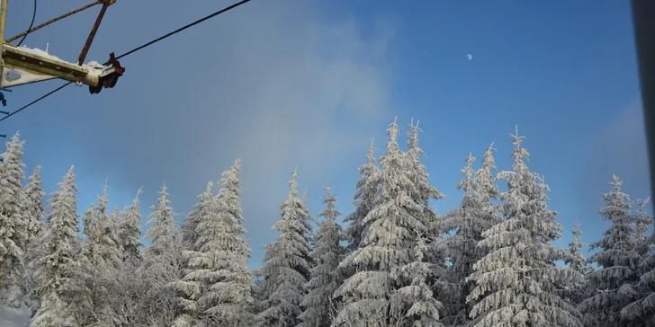 Hurá na sníh: permanentky pro děti i dospělé do skiareálu Pancíř
