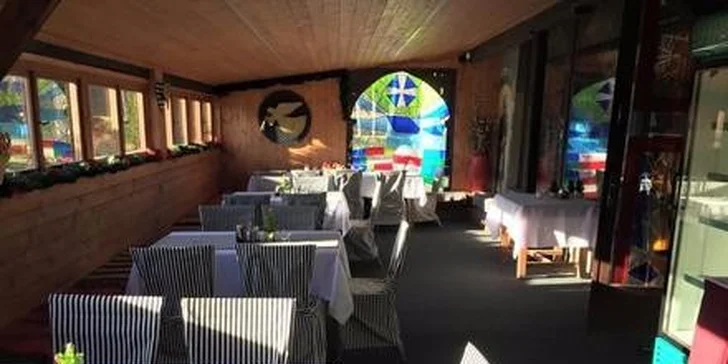 Valentýnské menu pro zamilovaný pár ve Strongholdu