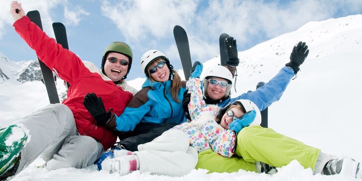 Jednodenní permanentky pro jednotlivce i rodinu do skiareálu Pancíř