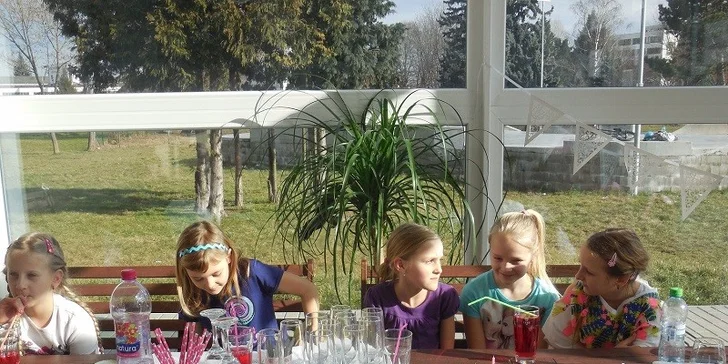 Dětská narozeninová párty s lezením na umělé stěně