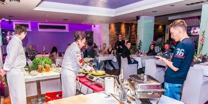 Kuřecí se šampaňským, terinka i čoko dortík v menu lásky pro dva