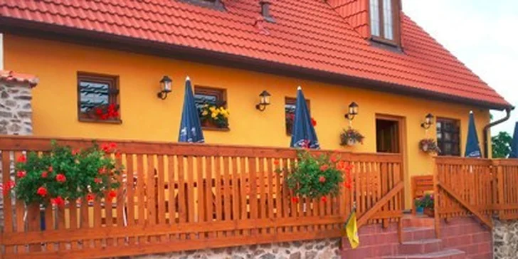 Kilo pikantních kuřecích křídel pro partu kamarádů