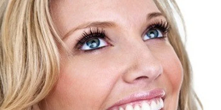 Šetrné a účinné bělení zubů bez peroxidu! 30minutové ošetření metodou Smile Brilliant pro krásný a zdravý úsměv v pražském Image Studiu.