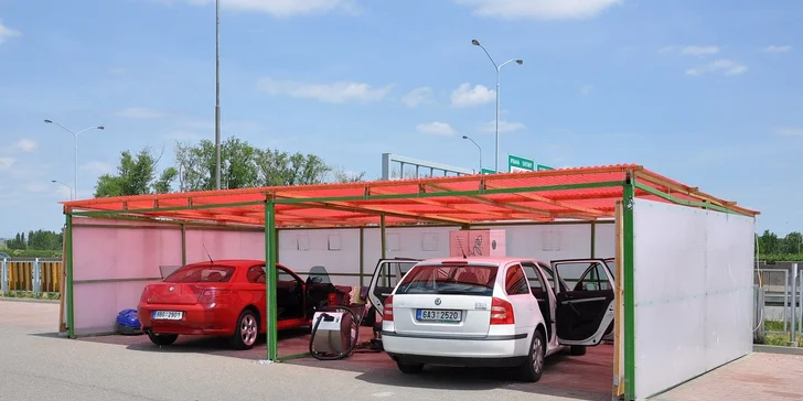 365 Kč za hloubkové dezinfekční tepování sedadel mokrou variantou včetně dveří a kufru. Pro všechny typy vozů i SUV. Dokonalá čistota se slevou 59 %.