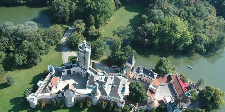 Zámek Franzesburg, plavba po podzemním jezeře a návštěva čokoládovny