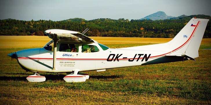 Řízení amerického letounu Cessna 172 pro vás a 2 další osoby
