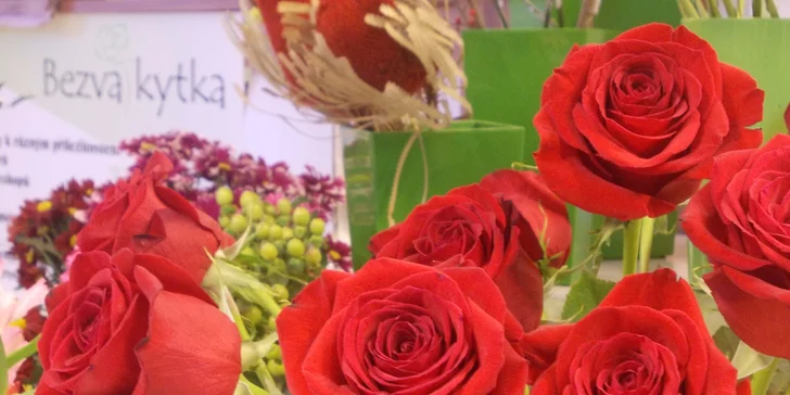Čerstvé tulipány nebo růže v šesti barvách - darujte jeden, nebo poskládejte pugét