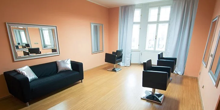 Moderní střih vlasů s výživným keratinovým zábalem